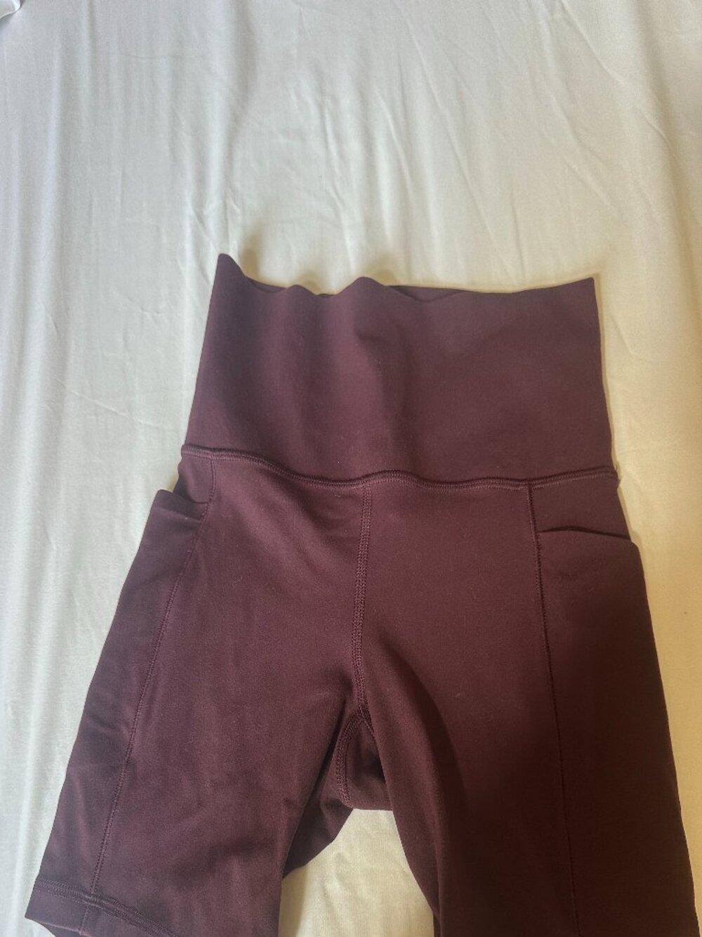 Athleta Salutation Stash Pocket II 7" shorts